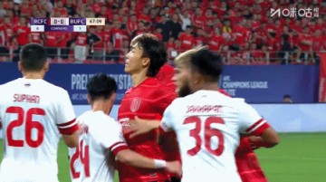 蓉城亚冠首球!杨明洋力压对手头球破门,罗慕洛角球助攻 蓉城亚冠首球!杨明洋力压对手头球破门,罗慕洛角球助攻