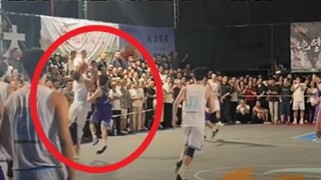 向紫龙打野球最后0.1秒落后1分被犯规 组委会不让罚球&判并列第一 向紫龙打野球最后0.1秒落后1分被犯规 组委会不让罚球&判并列第一