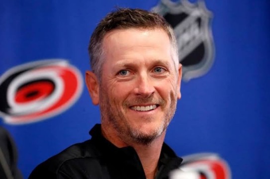美媒:NHL飓风队老板汤姆-邓顿就收购开拓者已达成初步协议 美媒:NHL飓风队老板汤姆-邓顿就收购开拓者已达成初步协议