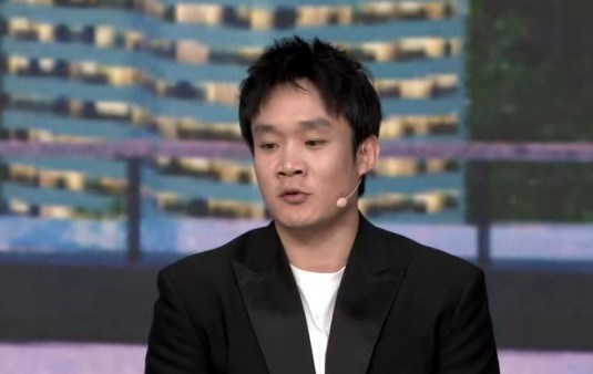 小丁:比赛千变万化但大家始终团结 今天第一次解说&看得很感动 小丁:比赛千变万化但大家始终团结 今天第一次解说&看得很感动