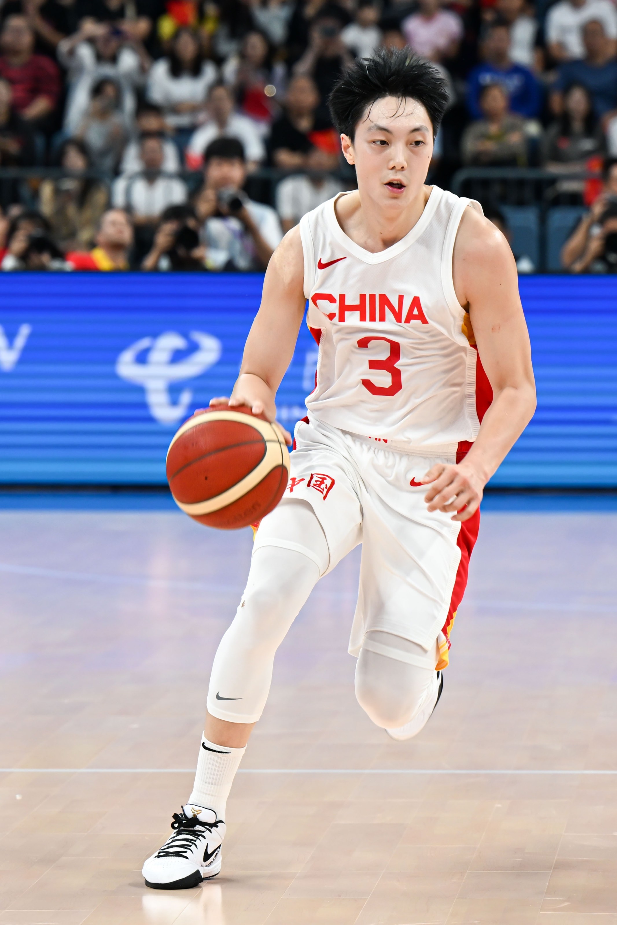 媒体人：胡明轩是有能力的 但有时候不在节奏上 大家不必逮着他喷