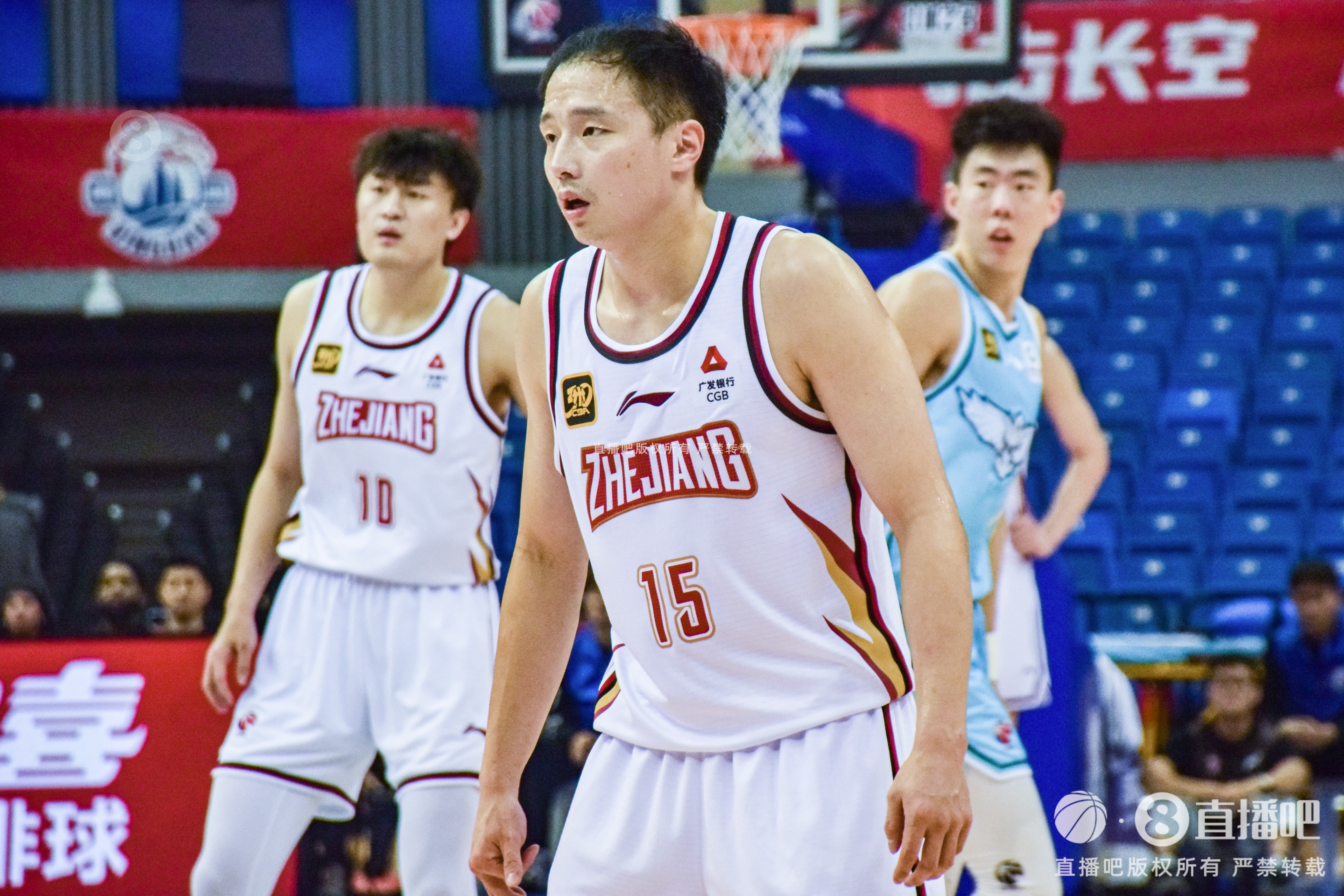 王奕博:去青岛更多的不是因为合同 我首先想的是能上场打球 王奕博:去青岛更多的不是因为合同 我首先想的是能上场打球