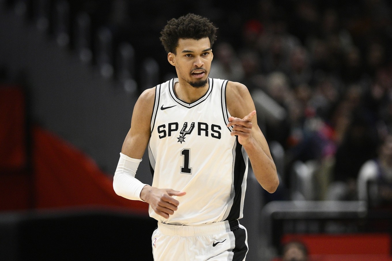 马刺NBA杯赛程:11月8日首战火箭 11月15日vs勇士&27日vs开拓者 马刺NBA杯赛程:11月8日首战火箭 11月15日vs勇士&27日vs开拓者