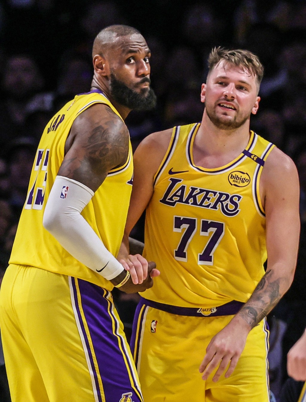 NBA高管:湖人有望打入分区决赛 他们引入艾顿和斯玛特后变强了 NBA高管:湖人有望打入分区决赛 他们引入艾顿和斯玛特后变强了