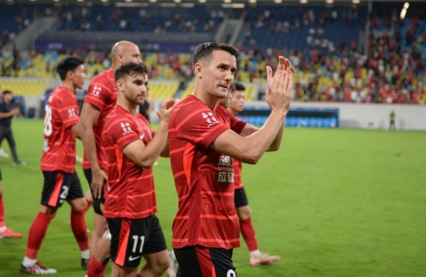 足球报:圈内人士看来,这场3-0是蓉城迈向亚洲顶级俱乐部的起点 足球报:圈内人士看来,这场3-0是蓉城迈向亚洲顶级俱乐部的起点