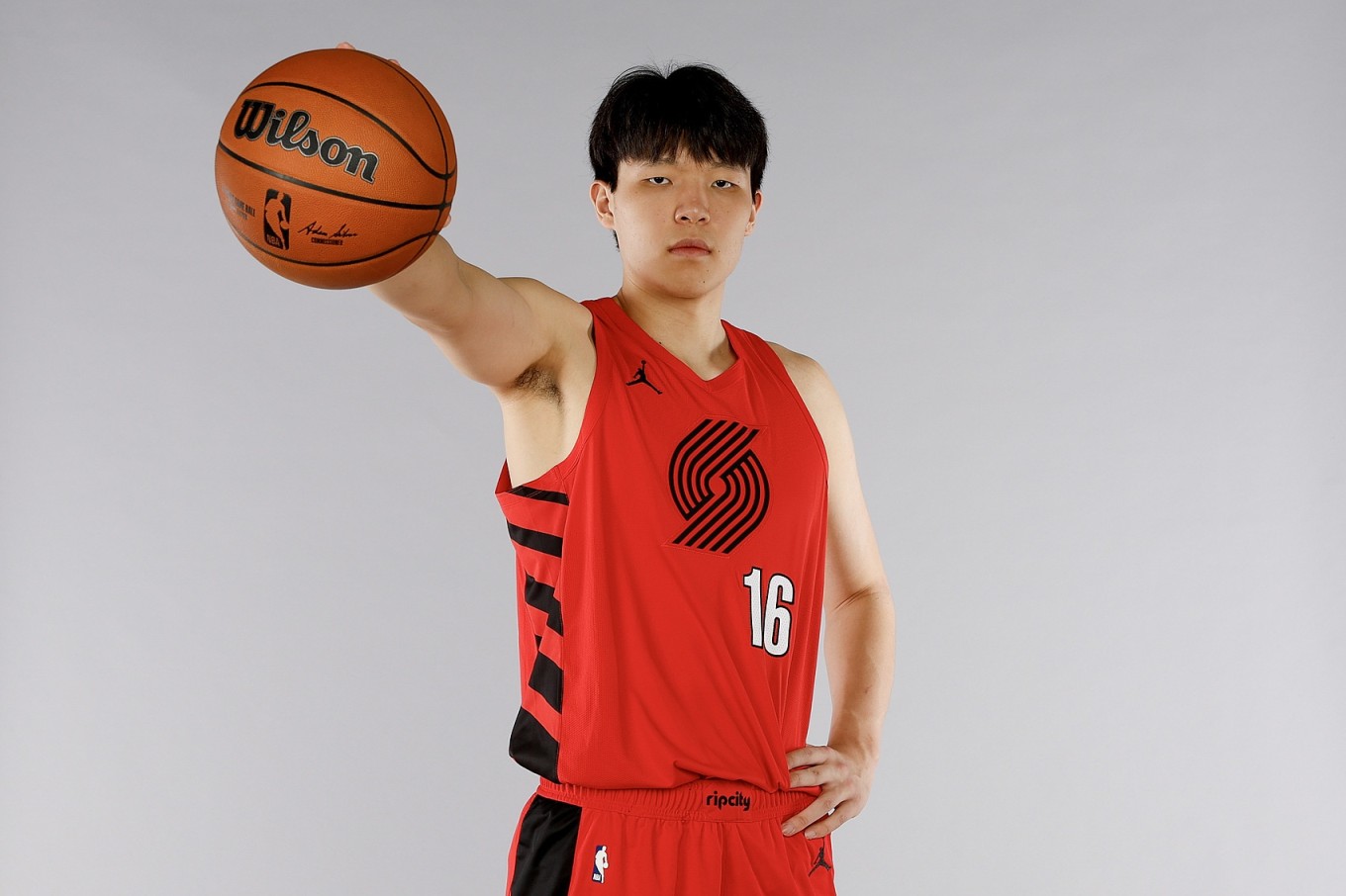 队记:相对于CBA夏联就像开了2倍速 杨瀚森能够适应已算不错 队记:相对于CBA夏联就像开了2倍速 杨瀚森能够适应已算不错