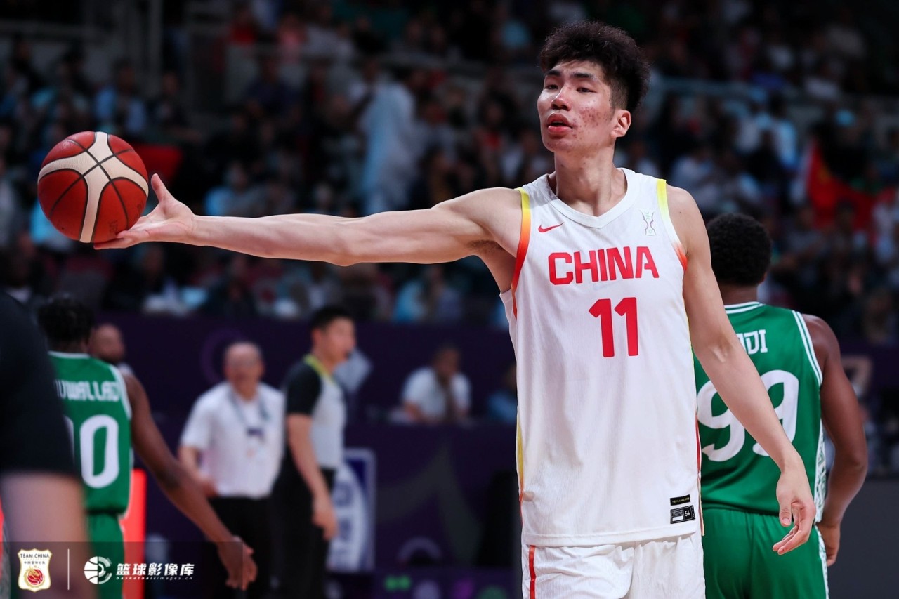 媒体人:打韩国若嘉豪不能统治内线可调整其轮换 不行把大秋拉满 媒体人:打韩国若嘉豪不能统治内线可调整其轮换 不行把大秋拉满
